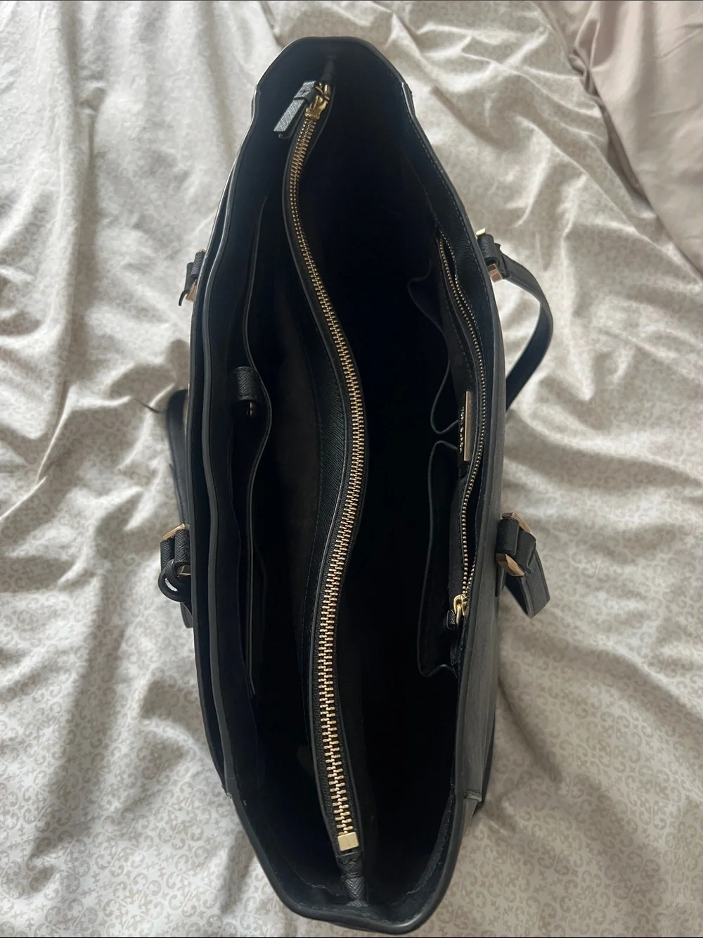 Tory Burch Robinson Saffiano leather tote